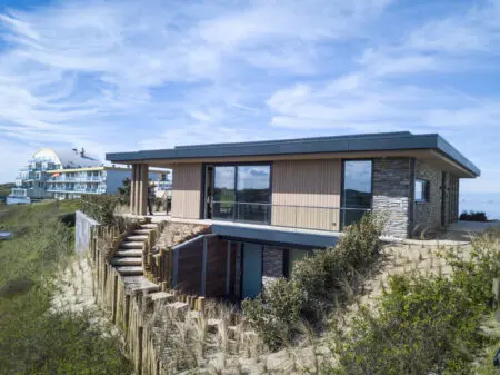moderno buitengevel bekleding in de duinen | Architect van Manen