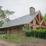 Landelijke woning met Alpe Steenstrips gevelbekleding van Geopietra
