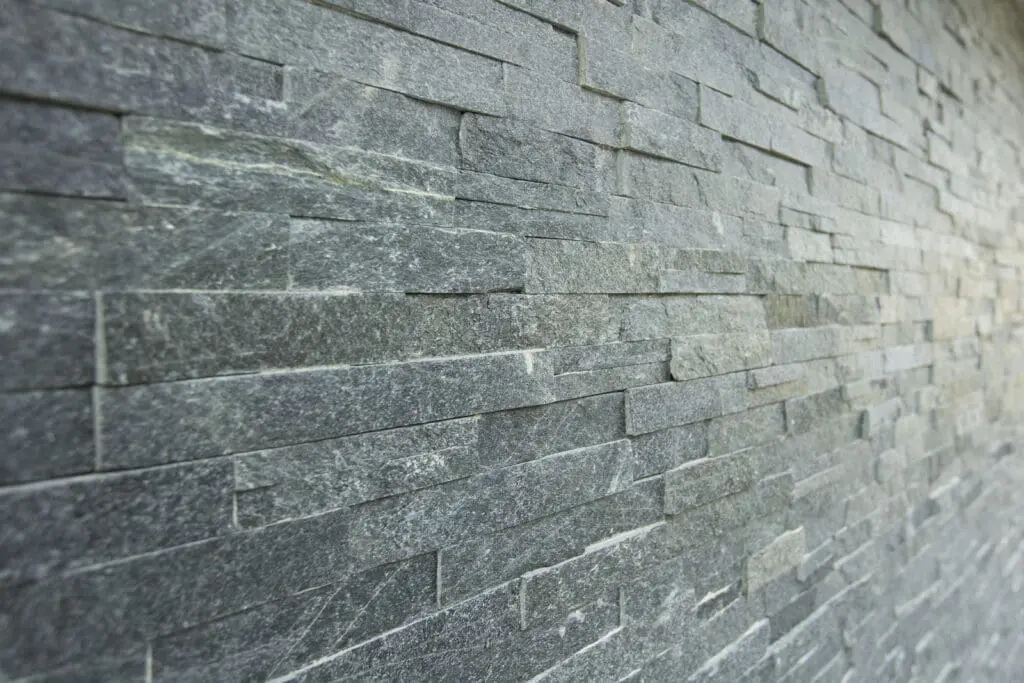 Mooie Zwart Kwartsiet Natuursteenstrips - Copyright: Van der Padt & Partners Architecten
