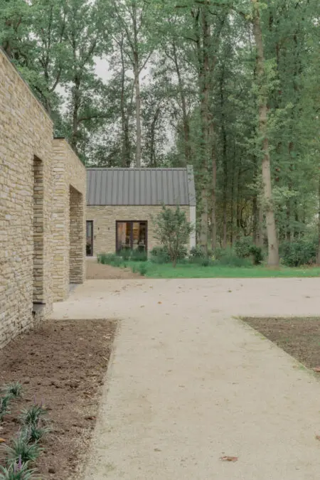 grote villa met moderno steenstrips | Hous Architecten , Fotograaf Argument*Studio
