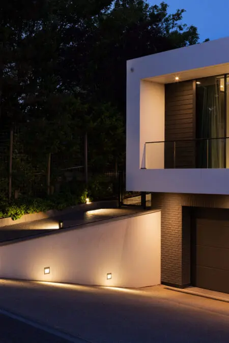 villa met scaglia steenstrips | Fotografie: Wesley Bergen Bouwer: Vanleent