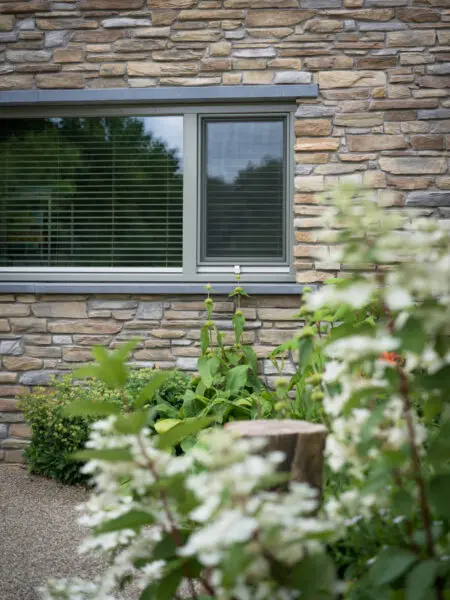 Toce Steenstrip met beplanting