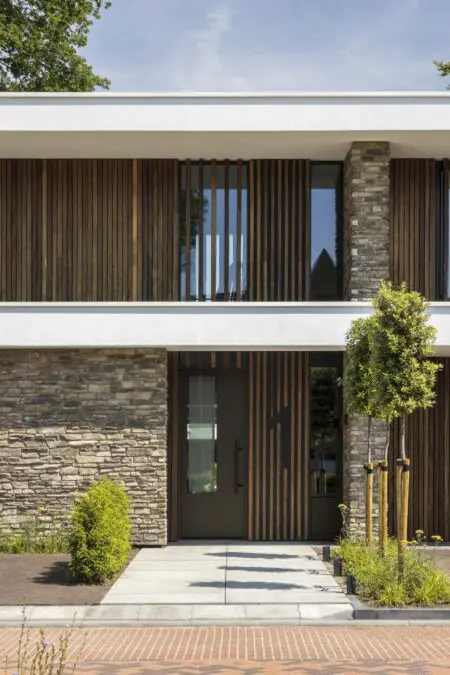Luxe woning met rechtlijnige gevelstenen