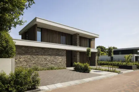 Kubistische villa met Geopietra Gevelbekleding