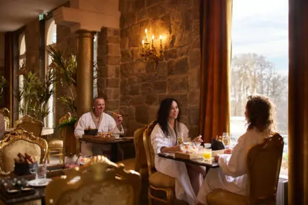 restaurant wellnessresort Valkenberg Maniero Geopietra Steenstrips op binnenmuur