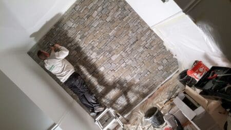 Steenpanelen Puzzel worden geplaatst