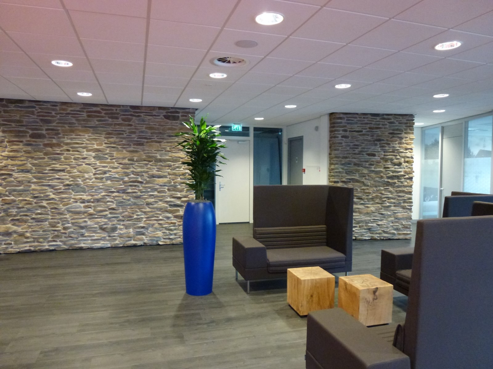 PP02 Blumone wandbekleding. Realisatie E. de Boer en Zn.