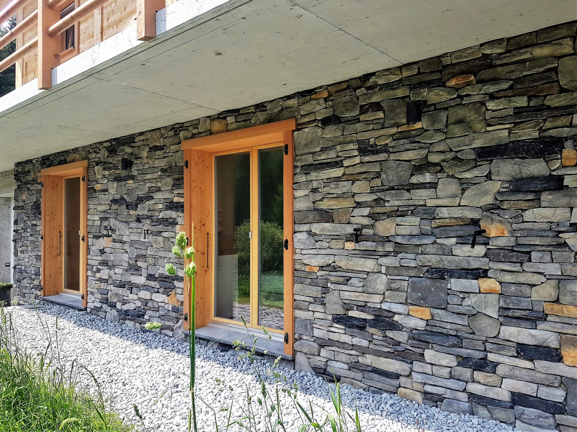 Buitenwand geopietra Steenstrips - project in Zwitserland