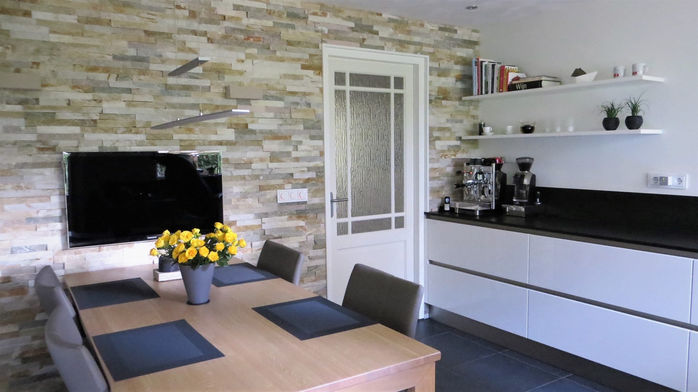 Decoratieve Keukenwand Natuursteen.