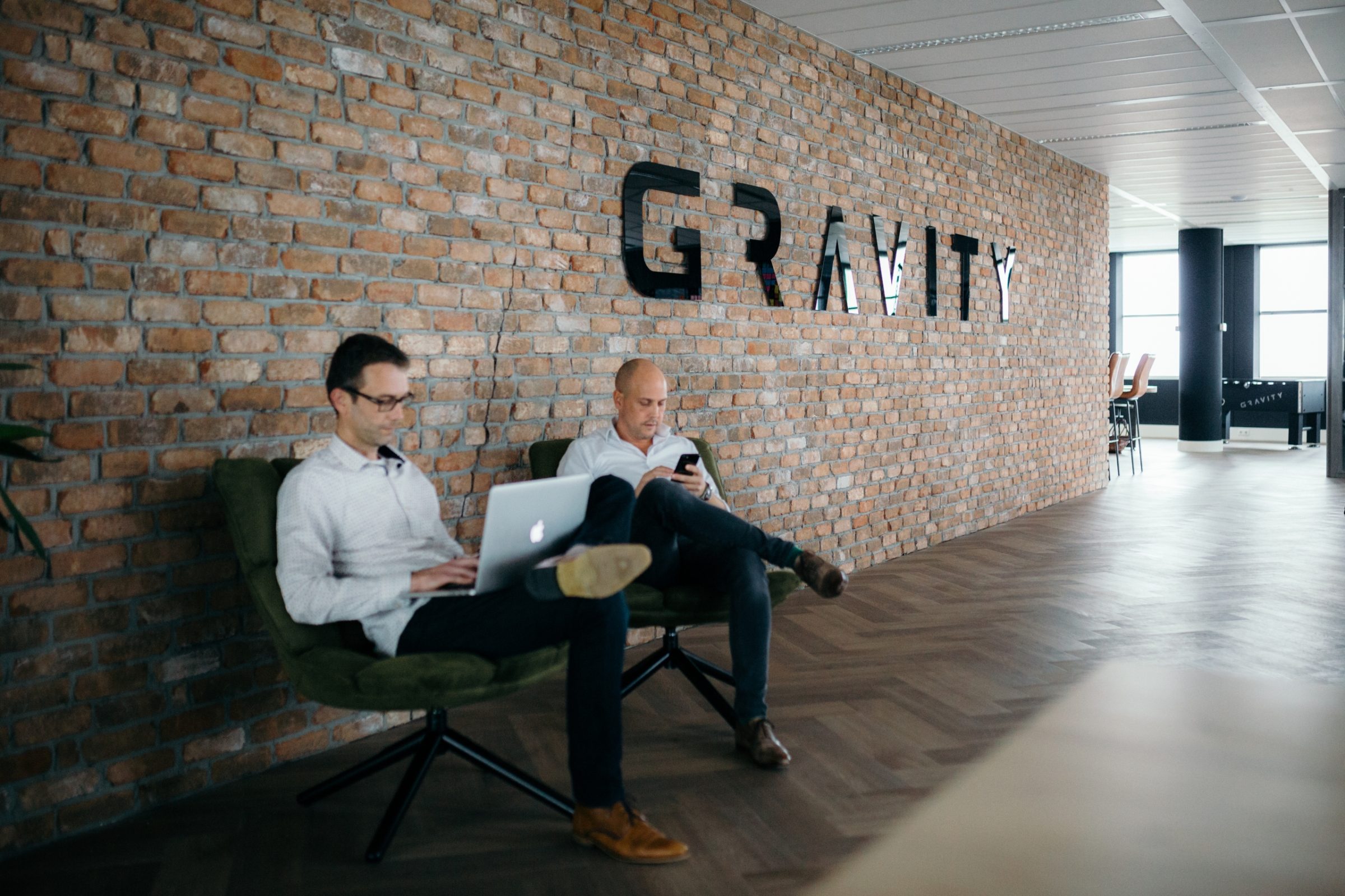 Foto Rianne Fotografie. Reemst Dienstverlening heeft de baksteenstrips geplaatst bij Gravity Online te Amersfoort.