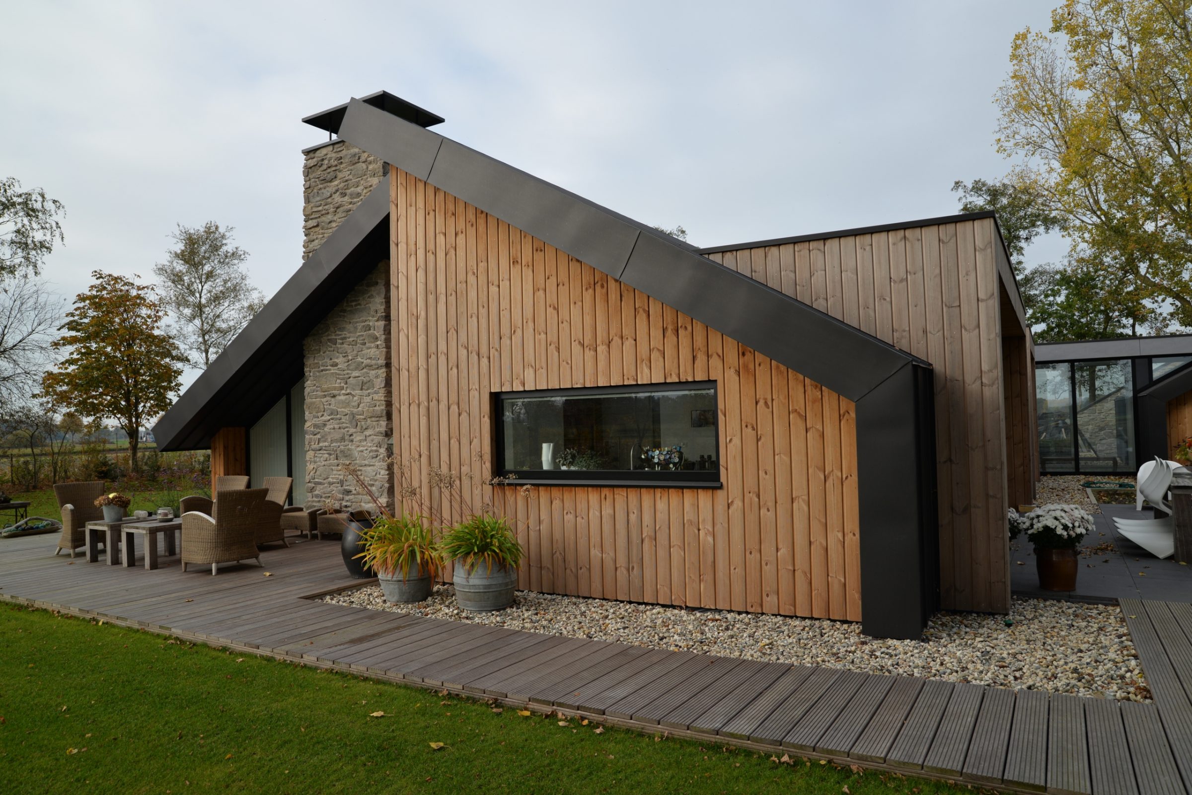 Combinatie van hout en steen. Type Cascata kleur GT.