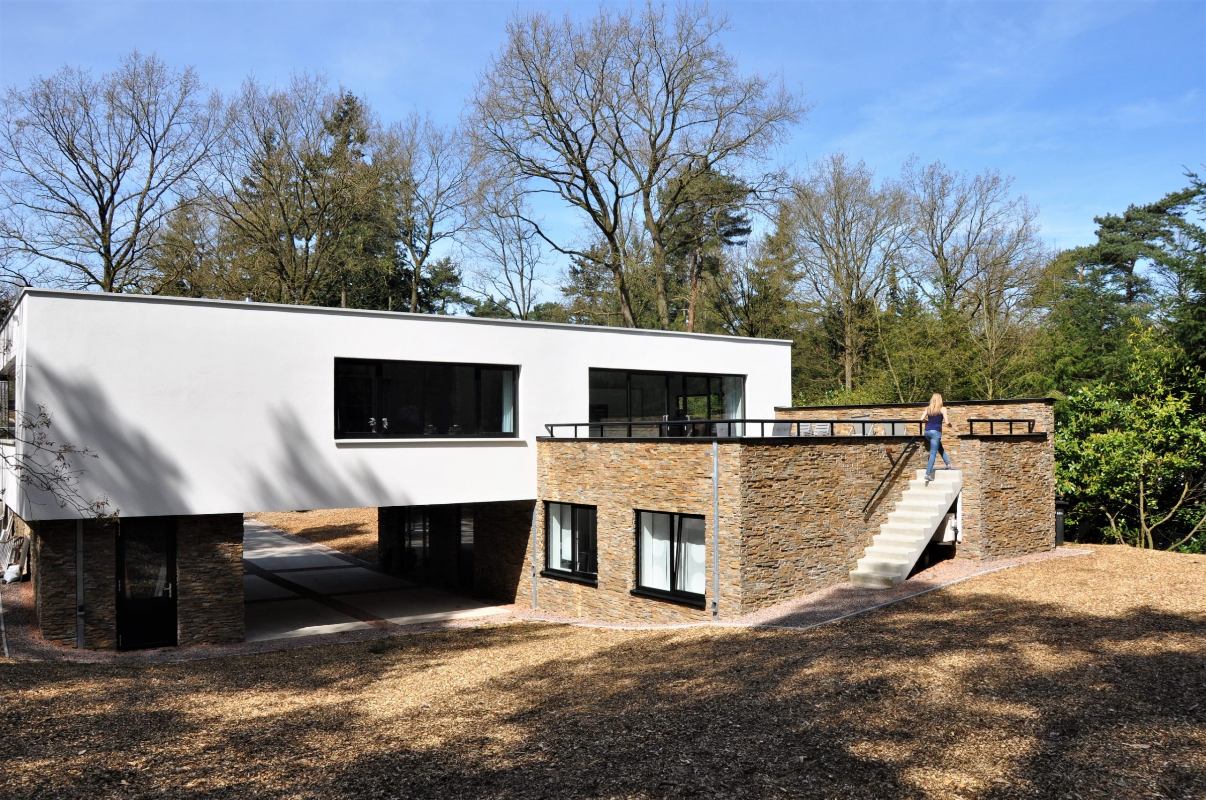 Huis met Natuursteenstrips isolatie.