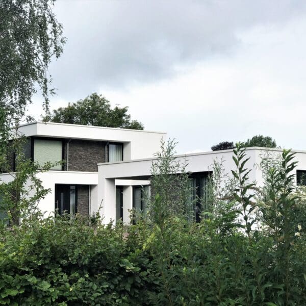 Moderne strakke villa, afgewerkt met Geopietra Steenstrips