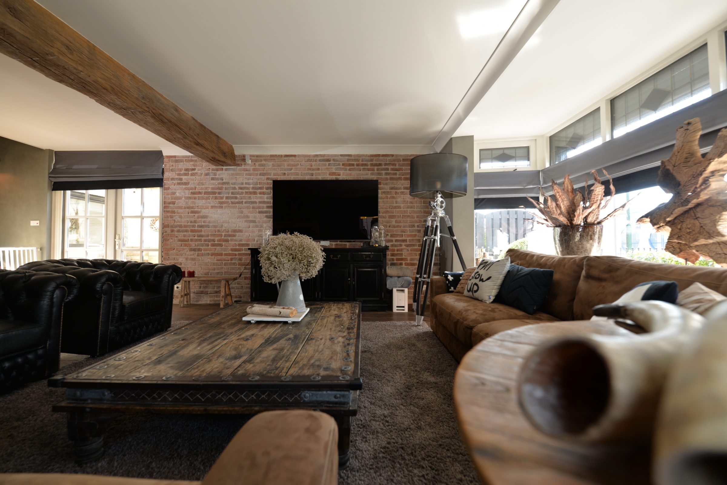 Sfeerwolle wandbekleding woonkamer. Type Casale.
