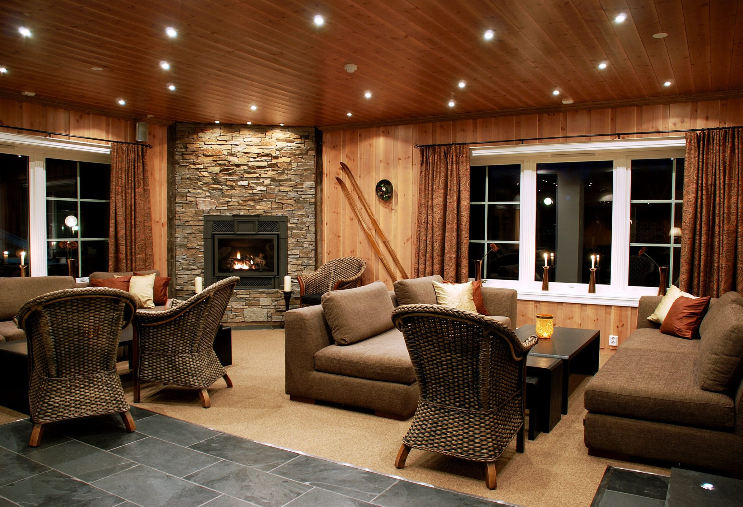 Living Room met Puzzle Steenpanelen.