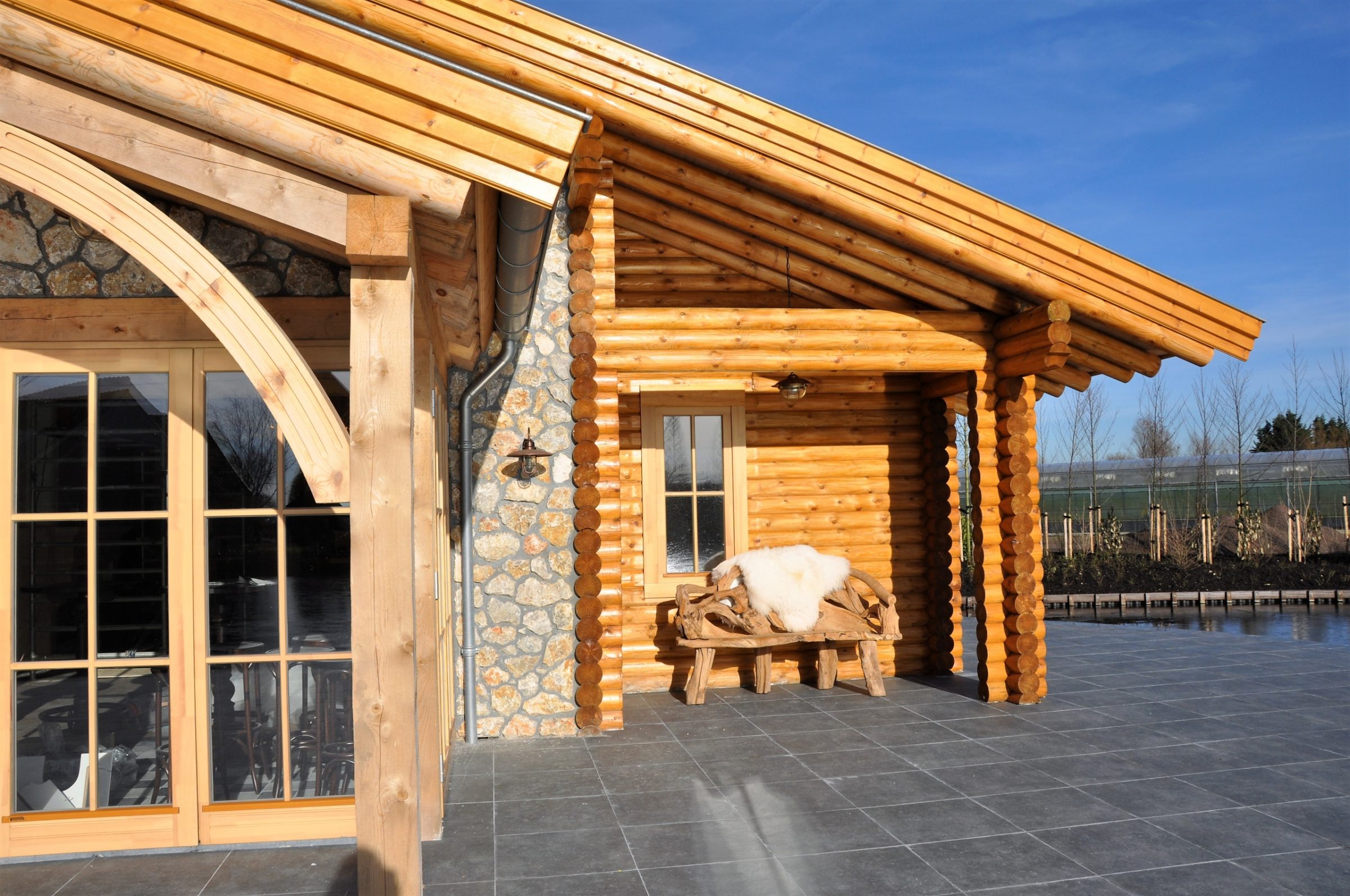 Loghomes decoratieve wandbekleding.