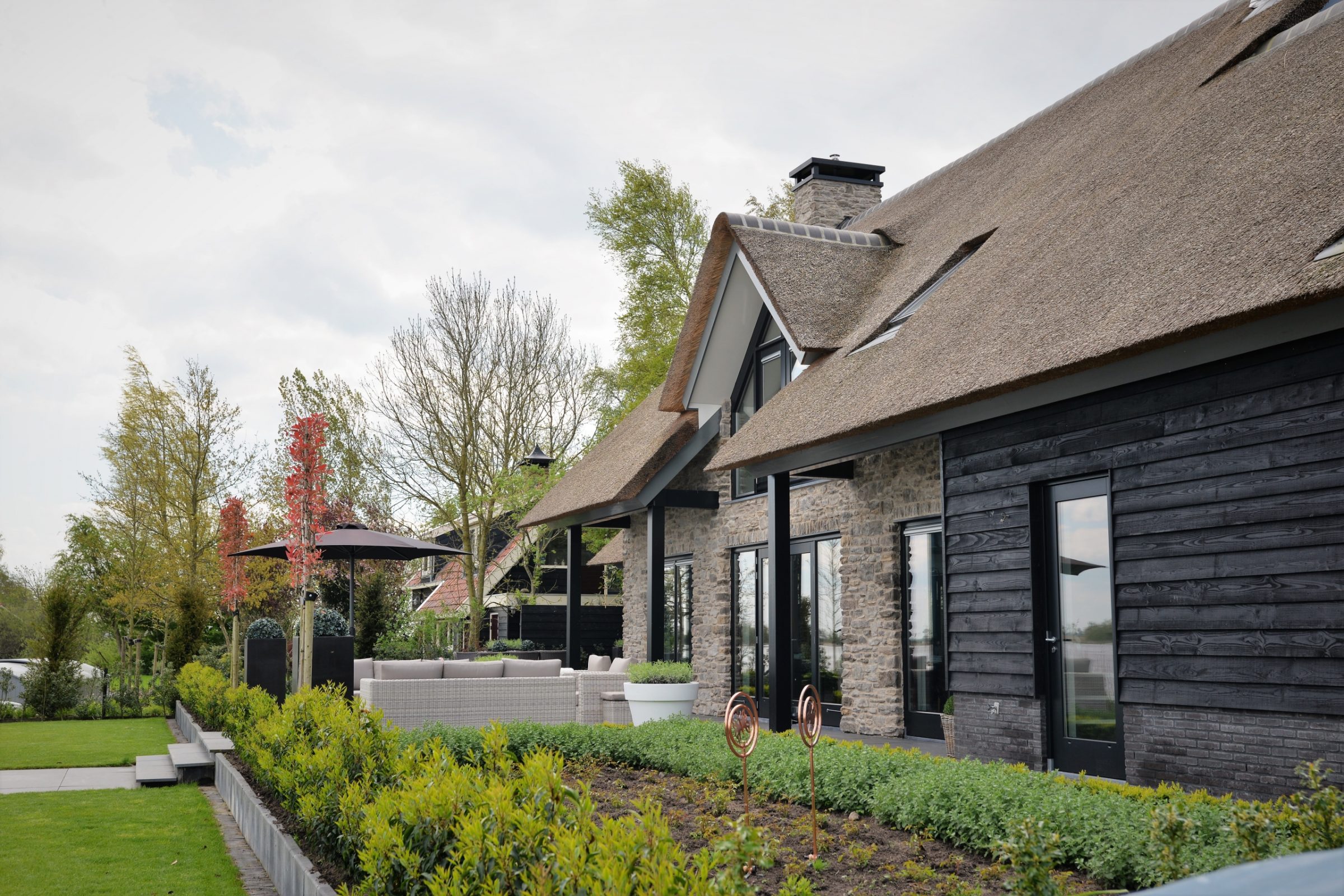 Natuurlijke villa aan het water.