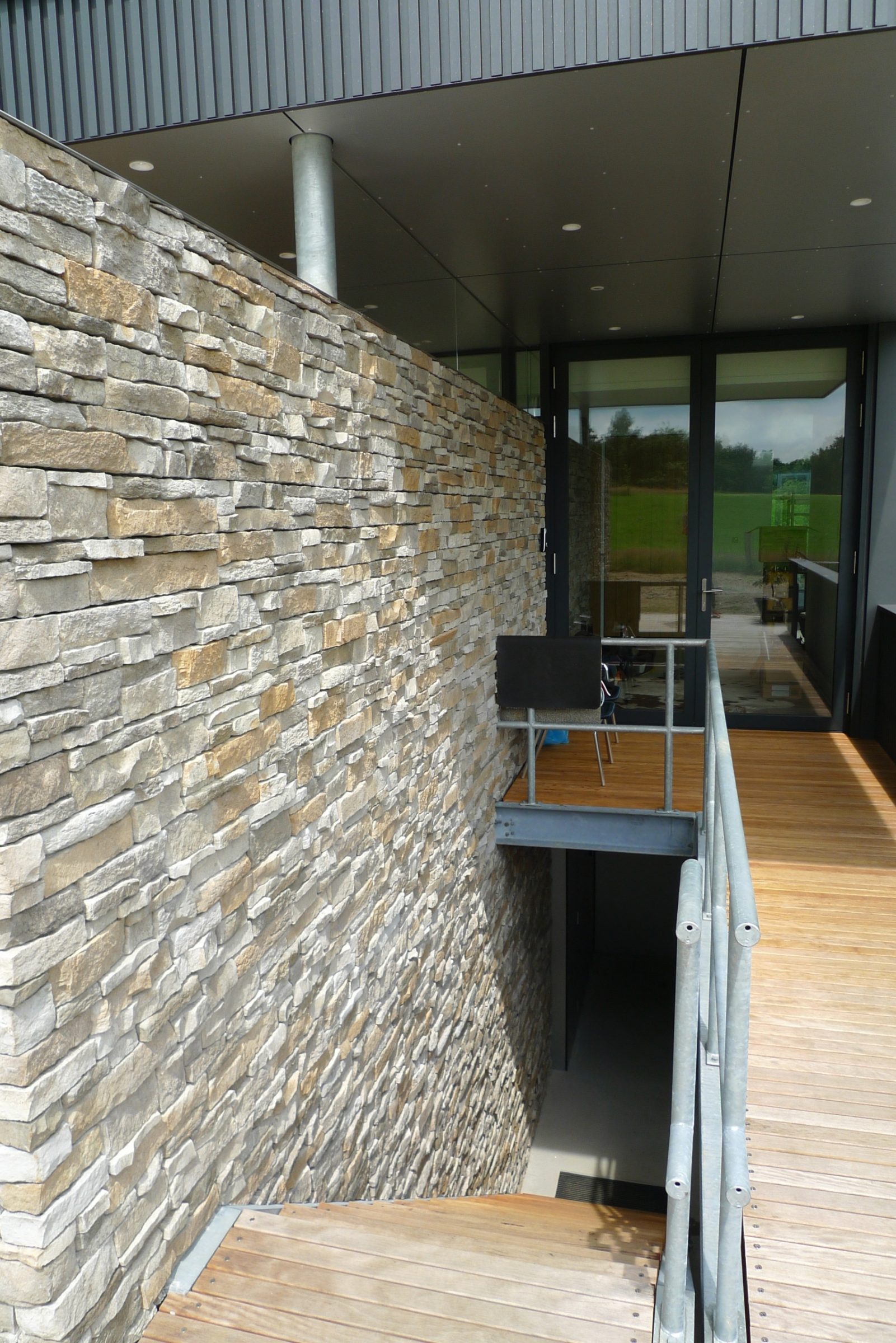 Montepanel kleur GT - muur van binnen naar buiten.