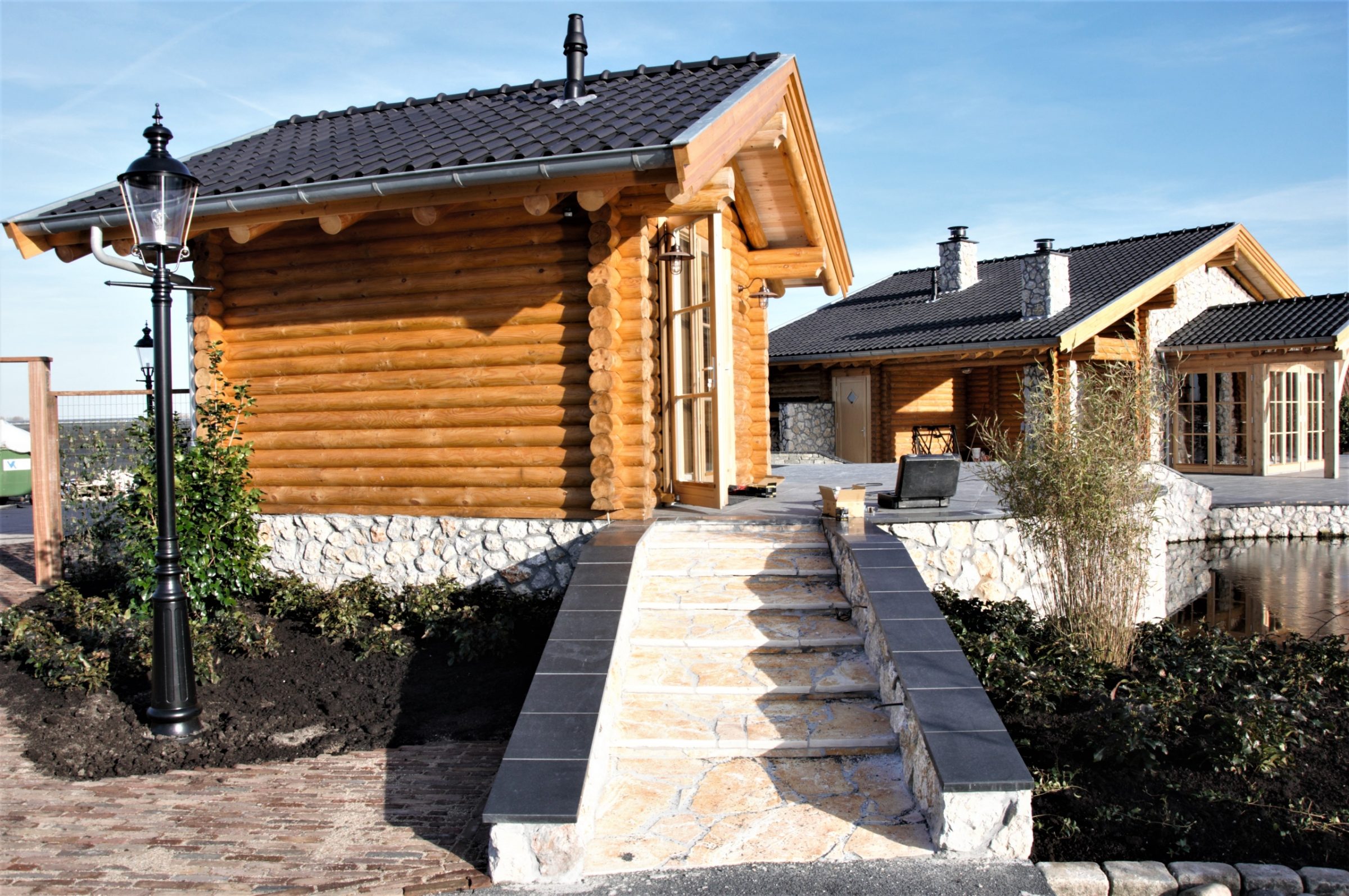 Natuurstenen op loghomes.