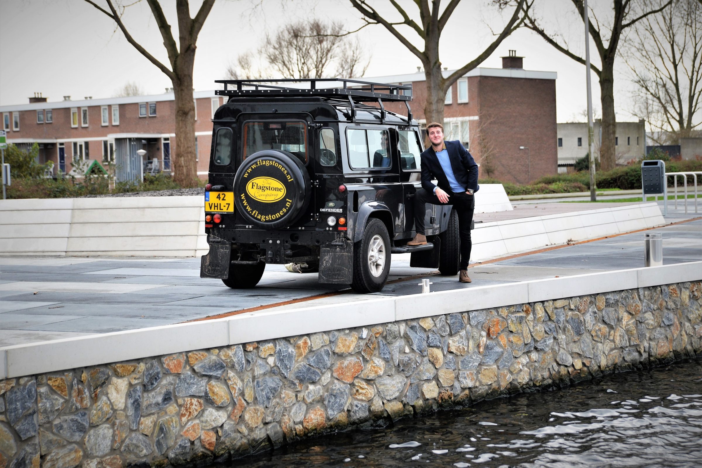 Natuurstenen waterkant haven Alphen aan den Rijn