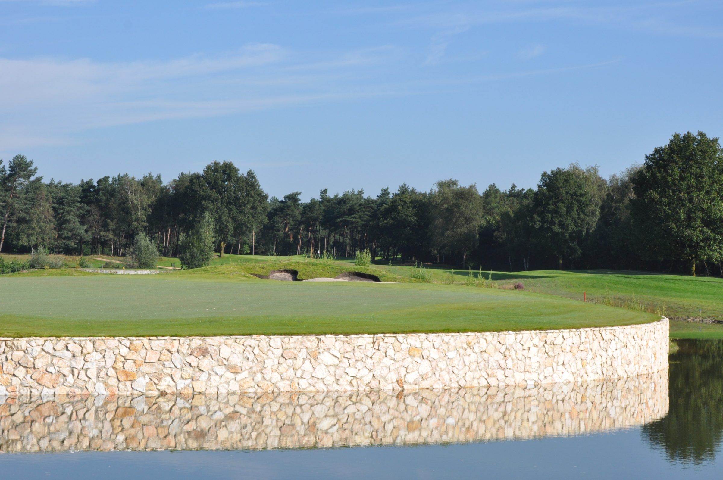 Rocks natuurstenen op de golfbaan