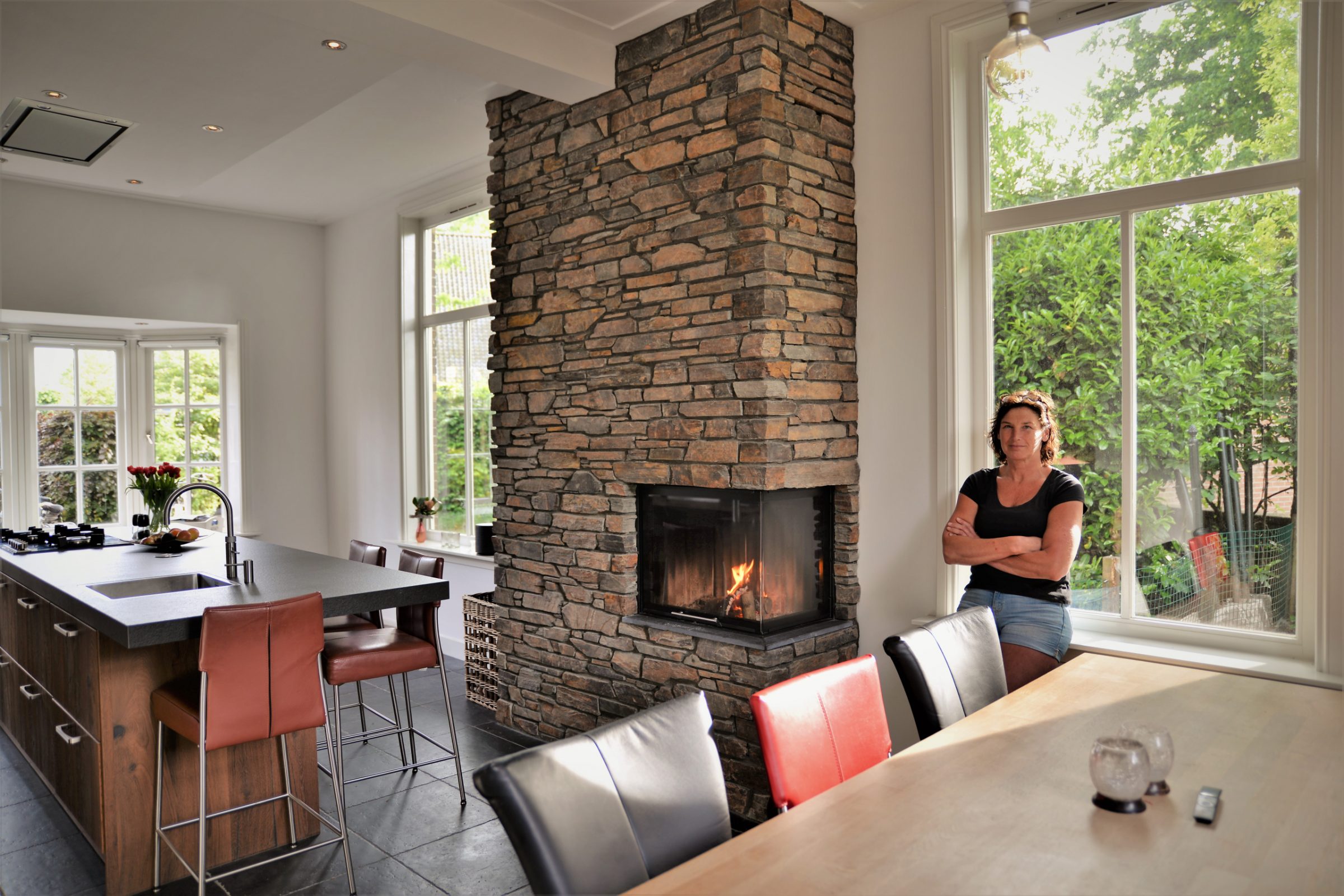 Natuursteenstrips op open haard type rocks rustieke lei