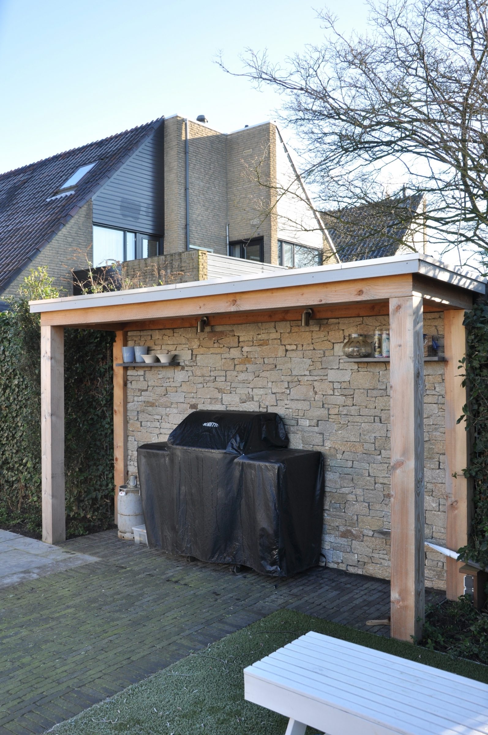 Steenpaneel zand als wandbekleding in de tuin