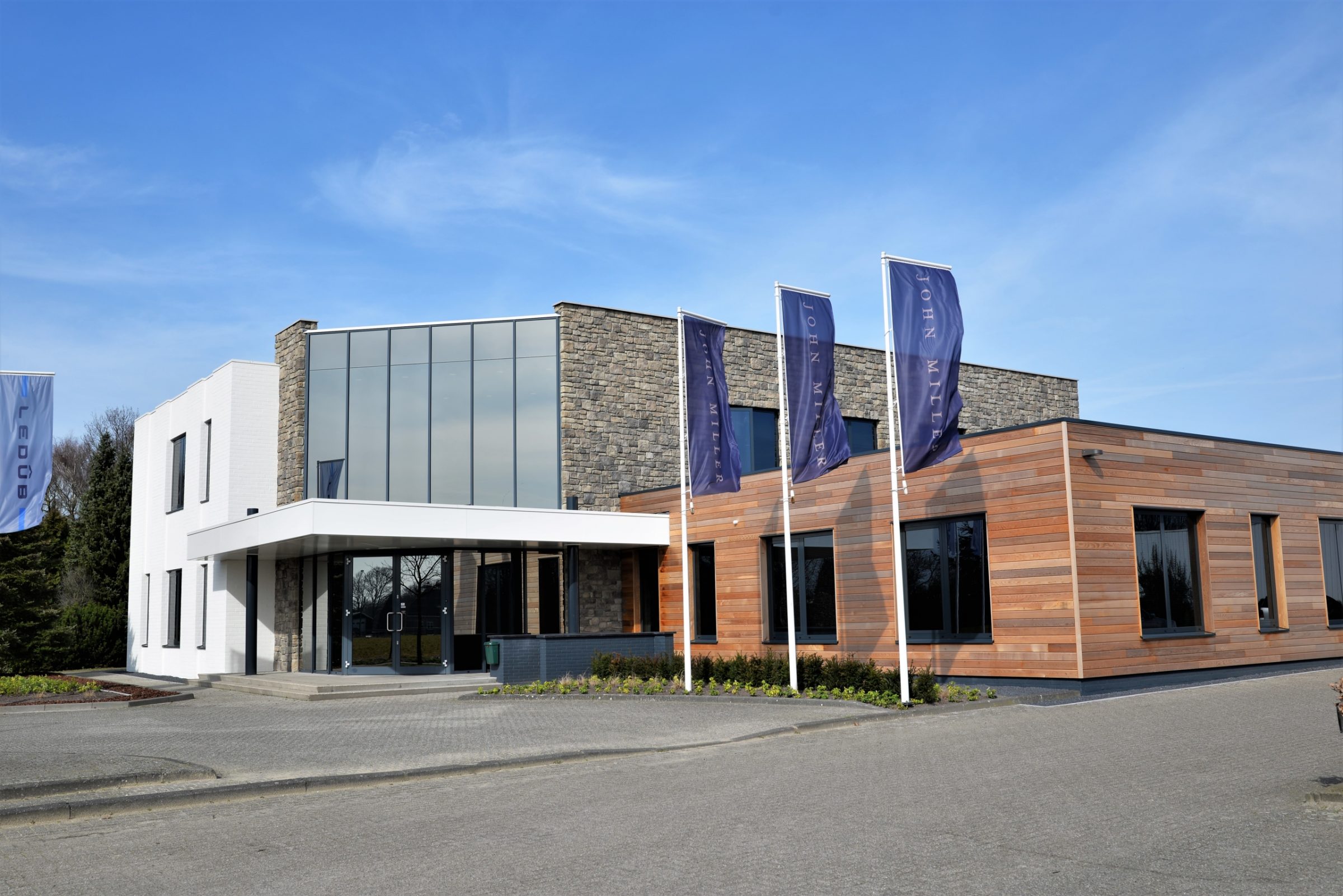 Van Winkel Fashion - Gastelseweg 74 - Budel
Stino col. 01
 