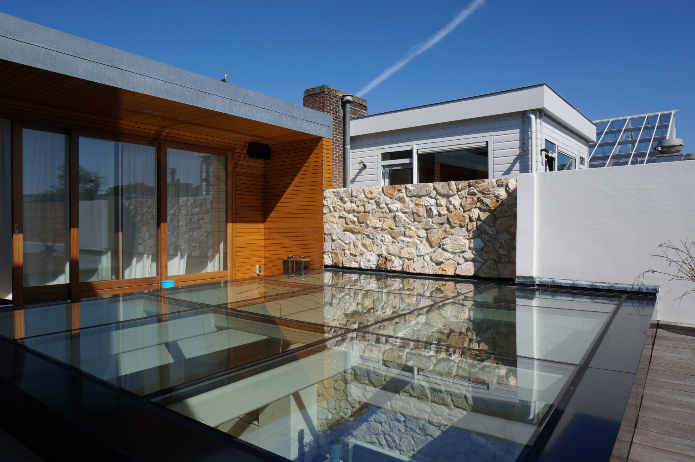 Rocks Melan, wandbekleding tuinmuur.