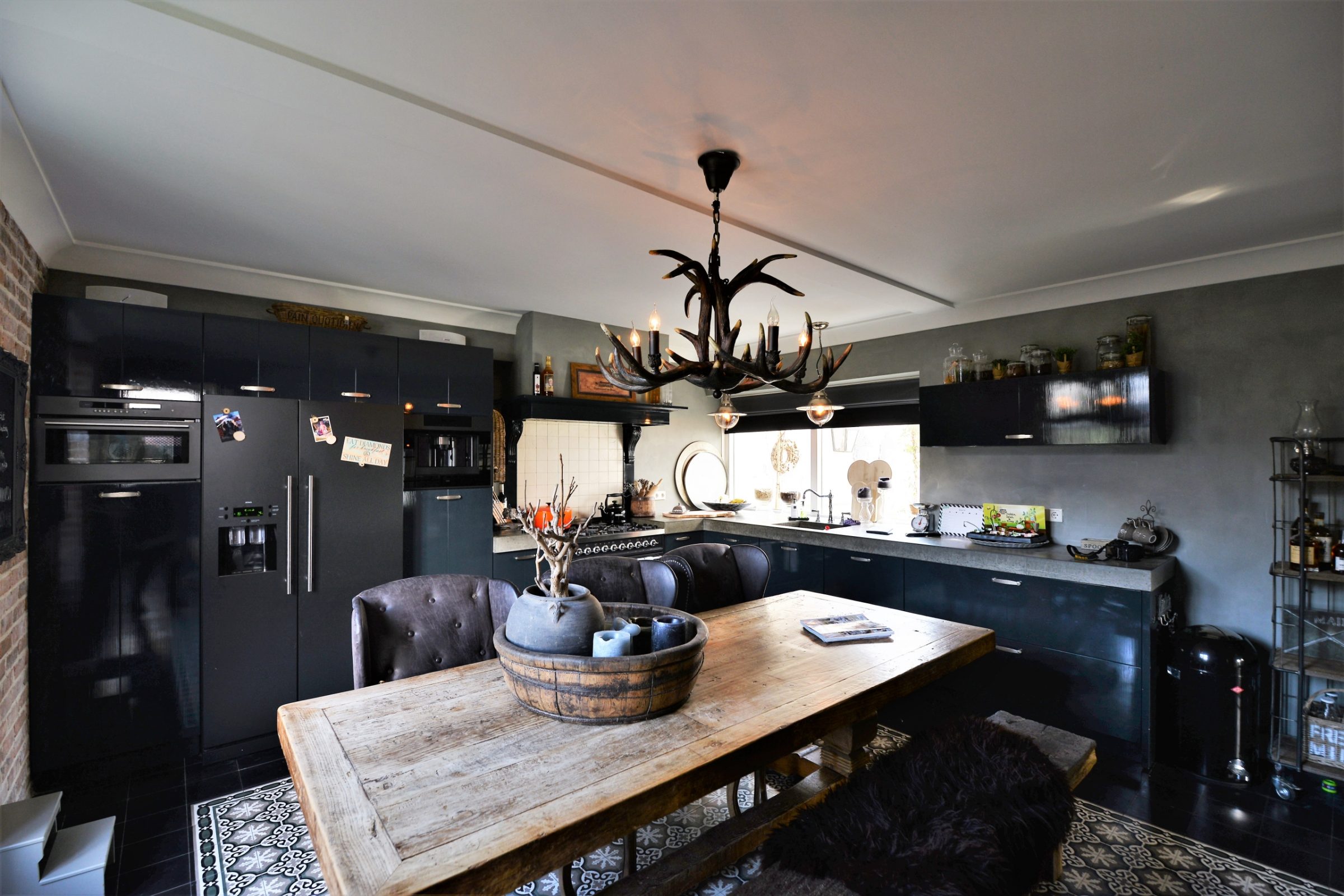 Trendy keuken met strips.