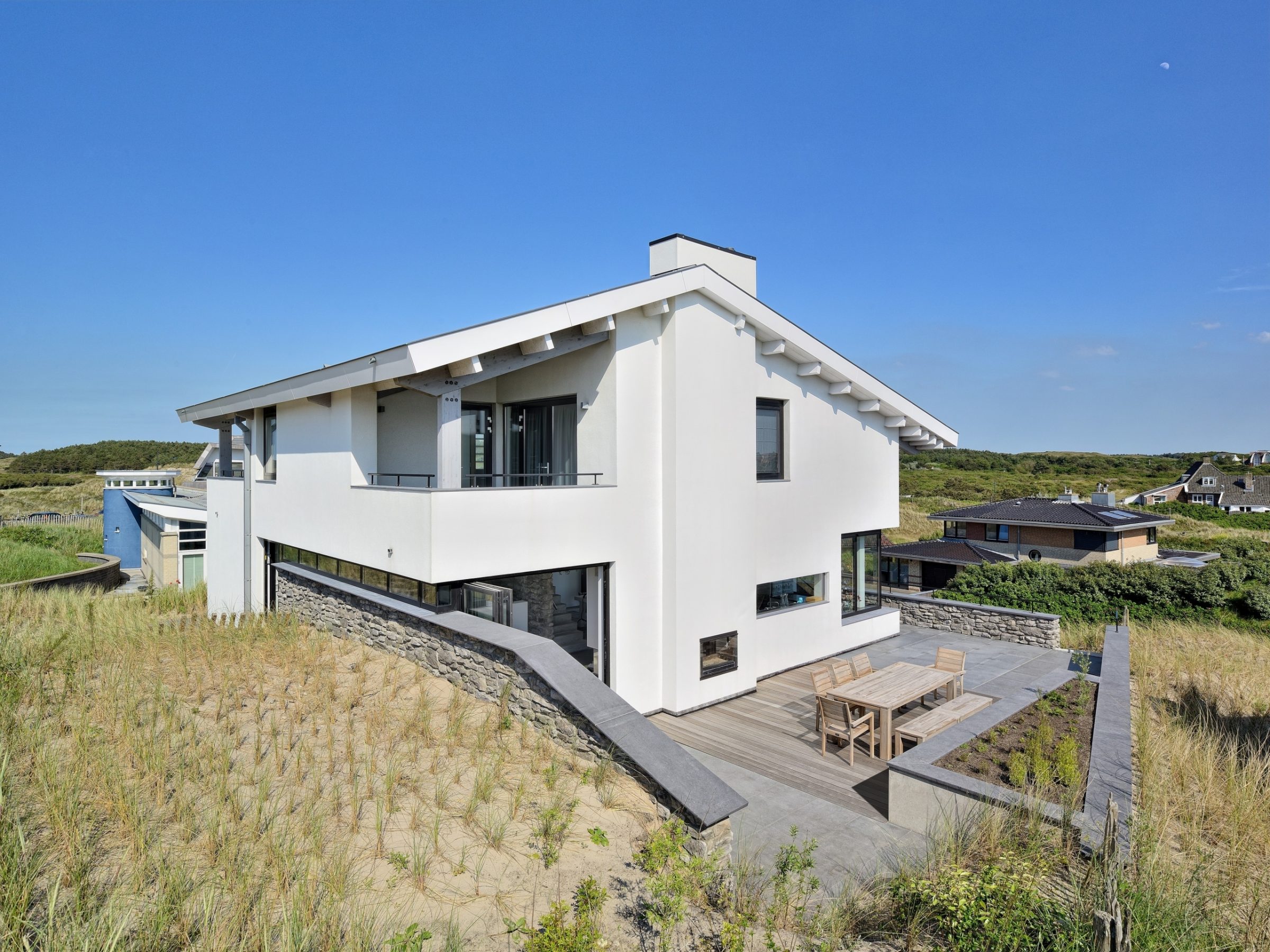 Villa tuinmuren zee.