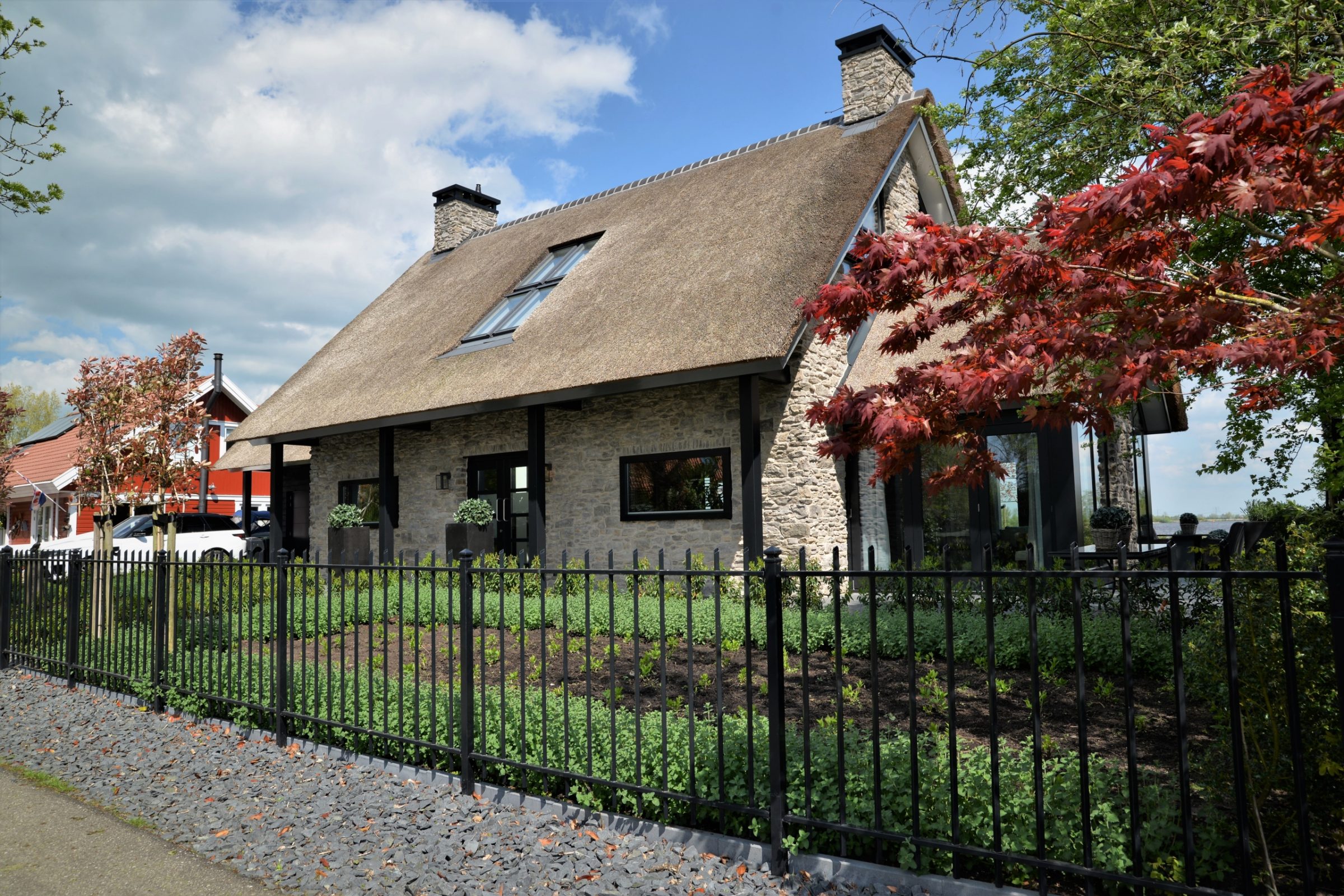 Voorgevel villa - Steenstrips.