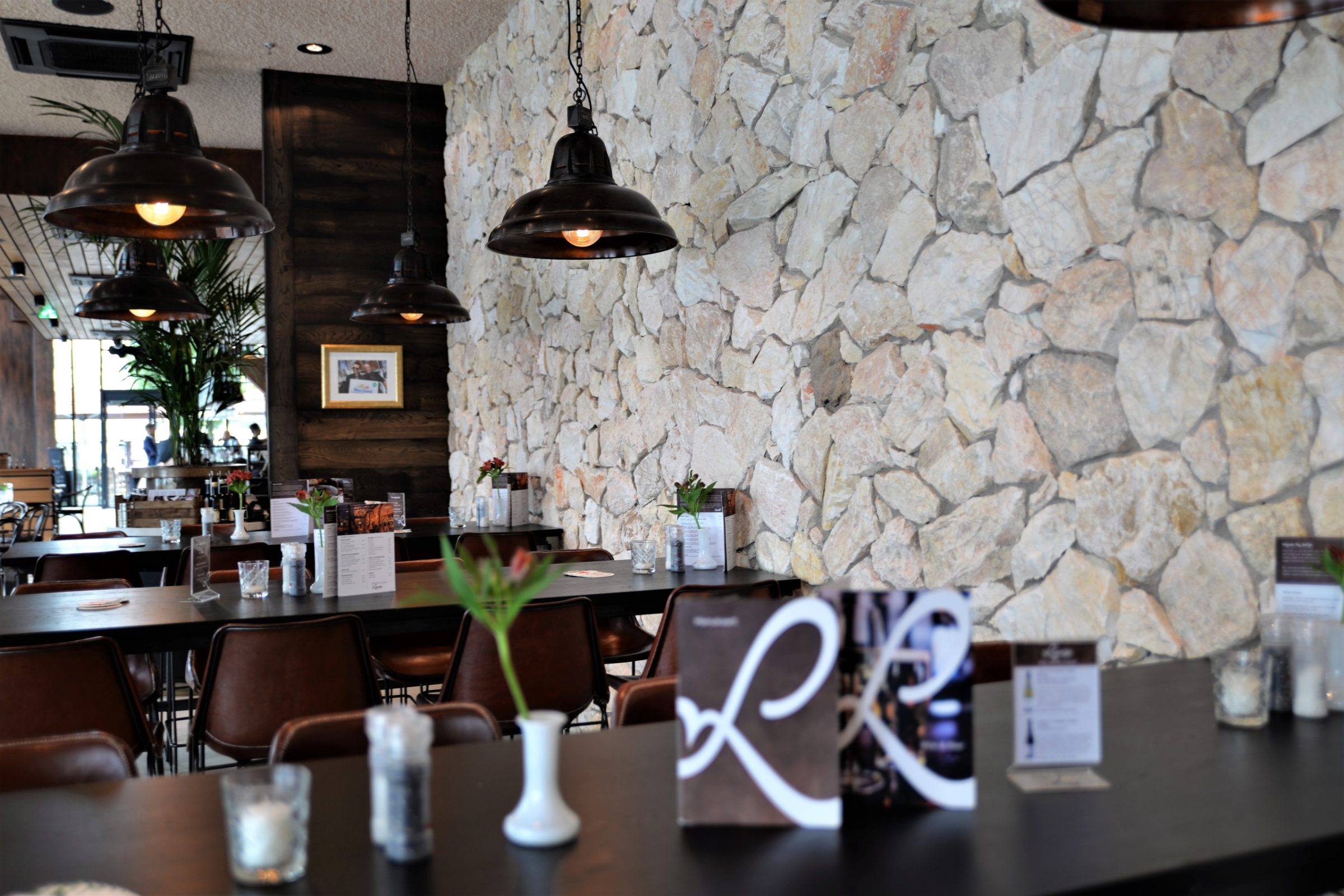 Wand met Stenen - Restaurant Loetje Rotterdam.