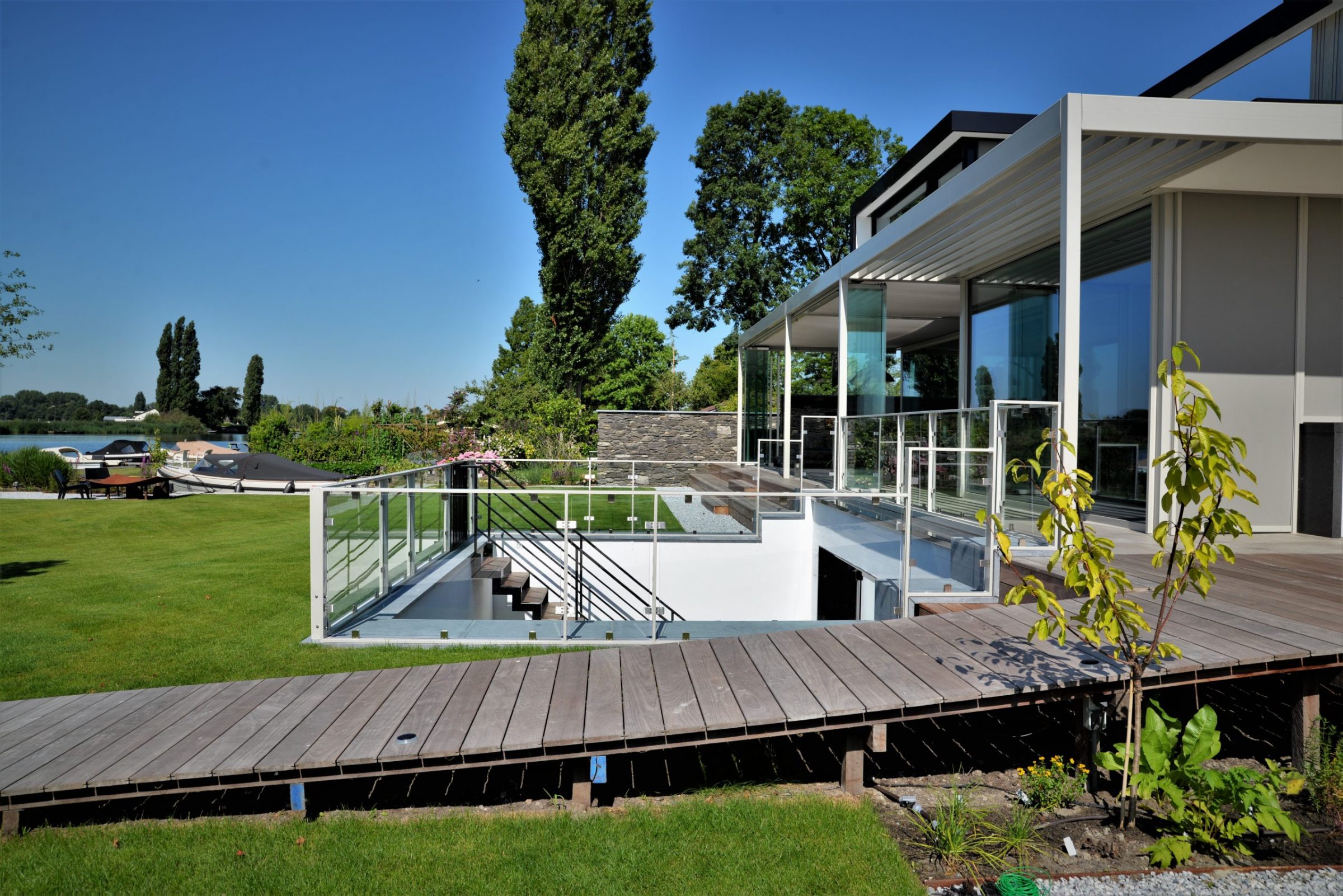 Stijlvolle Steenstrips op woning.
