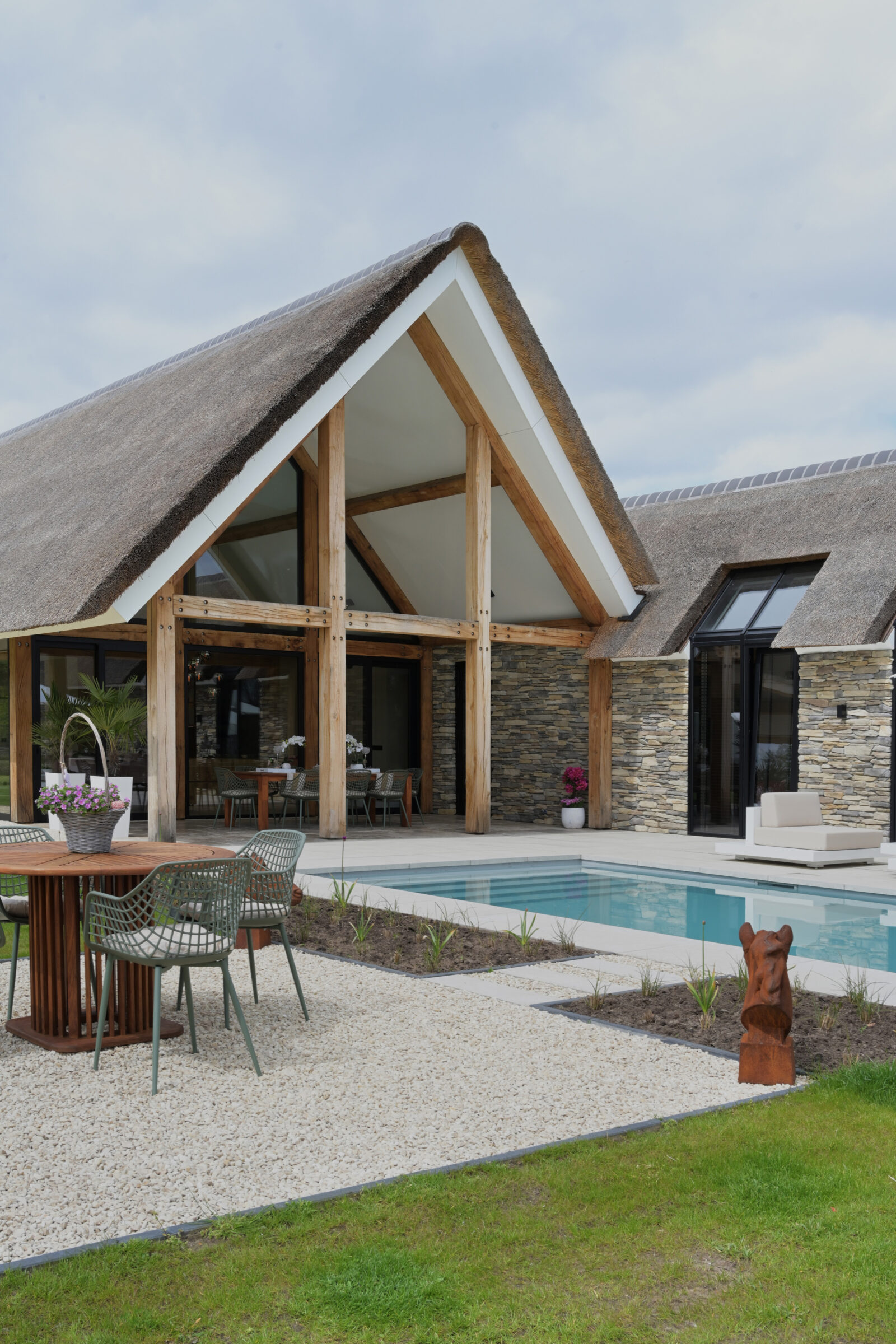 Hout in combinatie met Natuursteen | Copyright The Art of Living Magazine – Fotografie: Jaro van Meerten