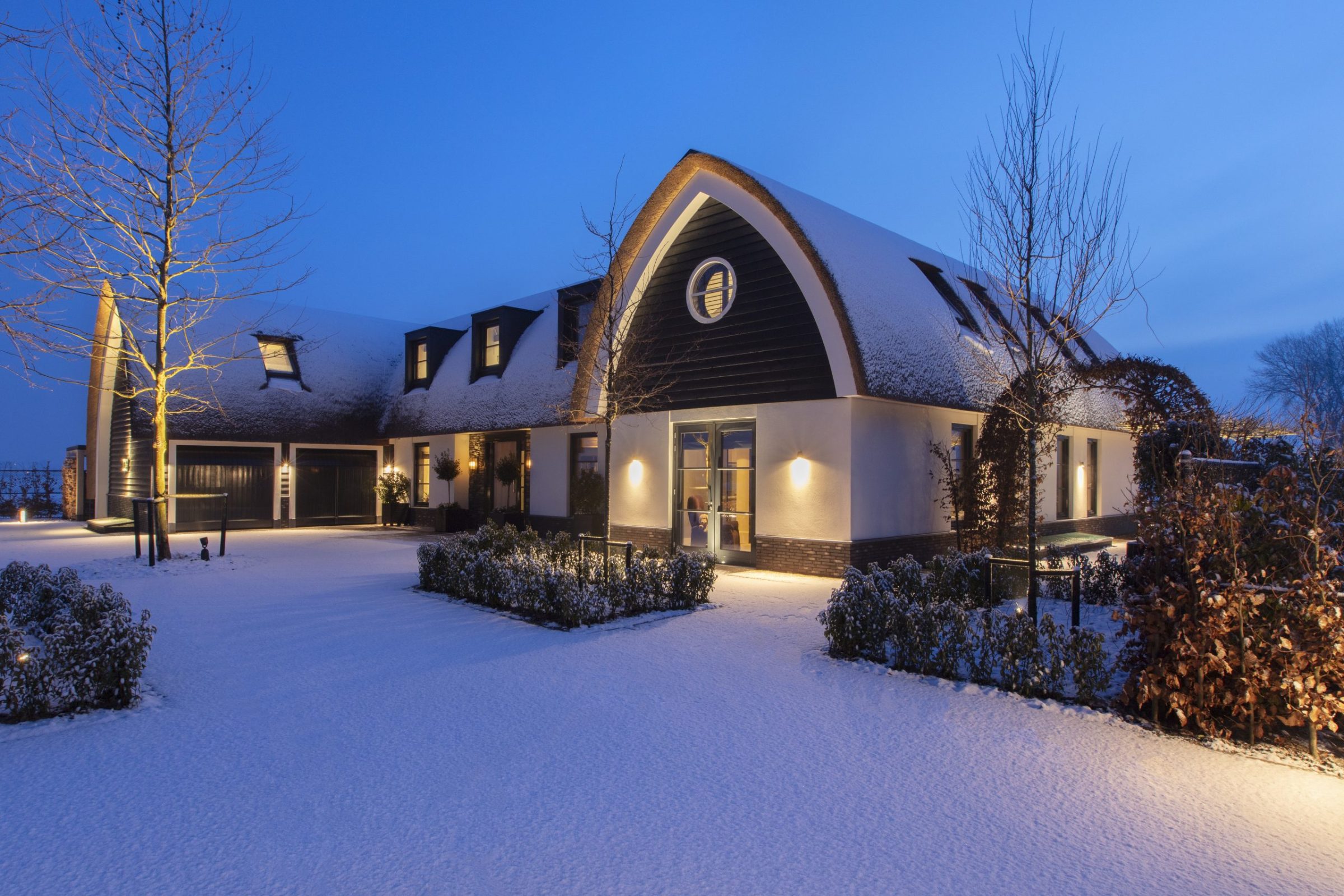 Villa met Steenstrips
