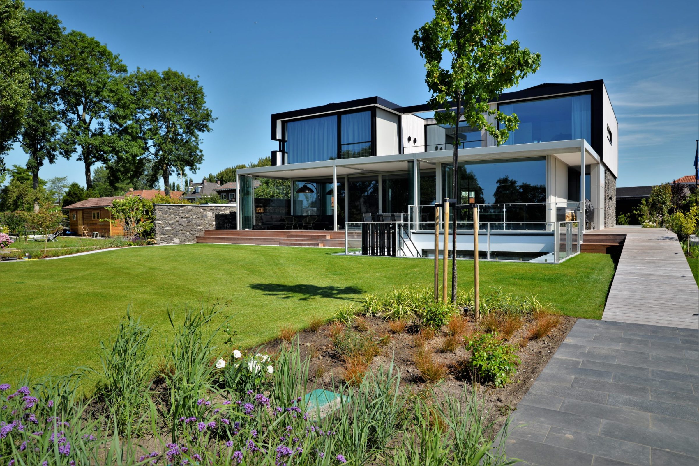 Steenstrips op stijlvolle woning.