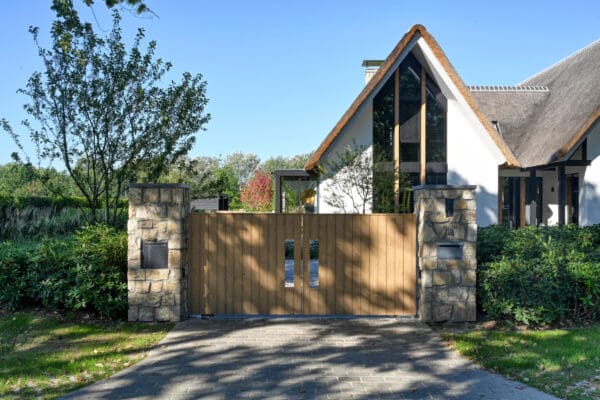 Toegangspoort bekleedt met Rocks Antieke Mix - The Art of Living