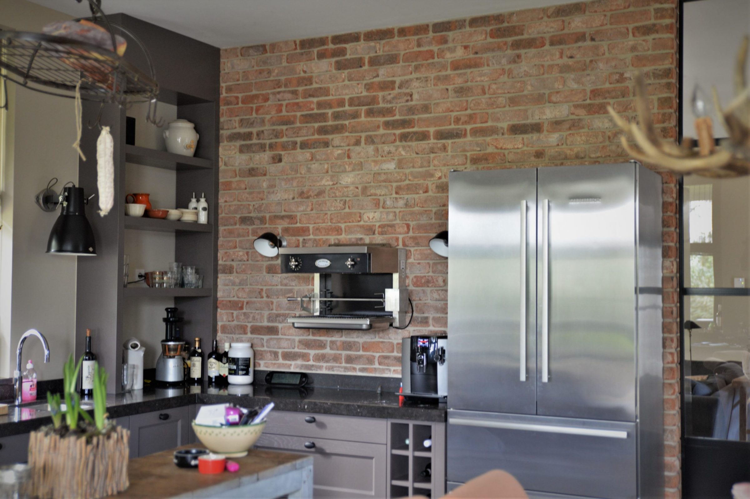 Binnenmuur van de keuken bedekt met Casale Baksteenstrips
