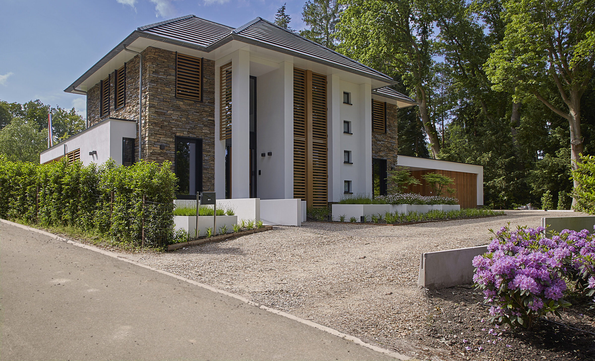 Steenstrips gevel villa | Copyright The Art of Living Magazine – Fotografie: Dré Wouters