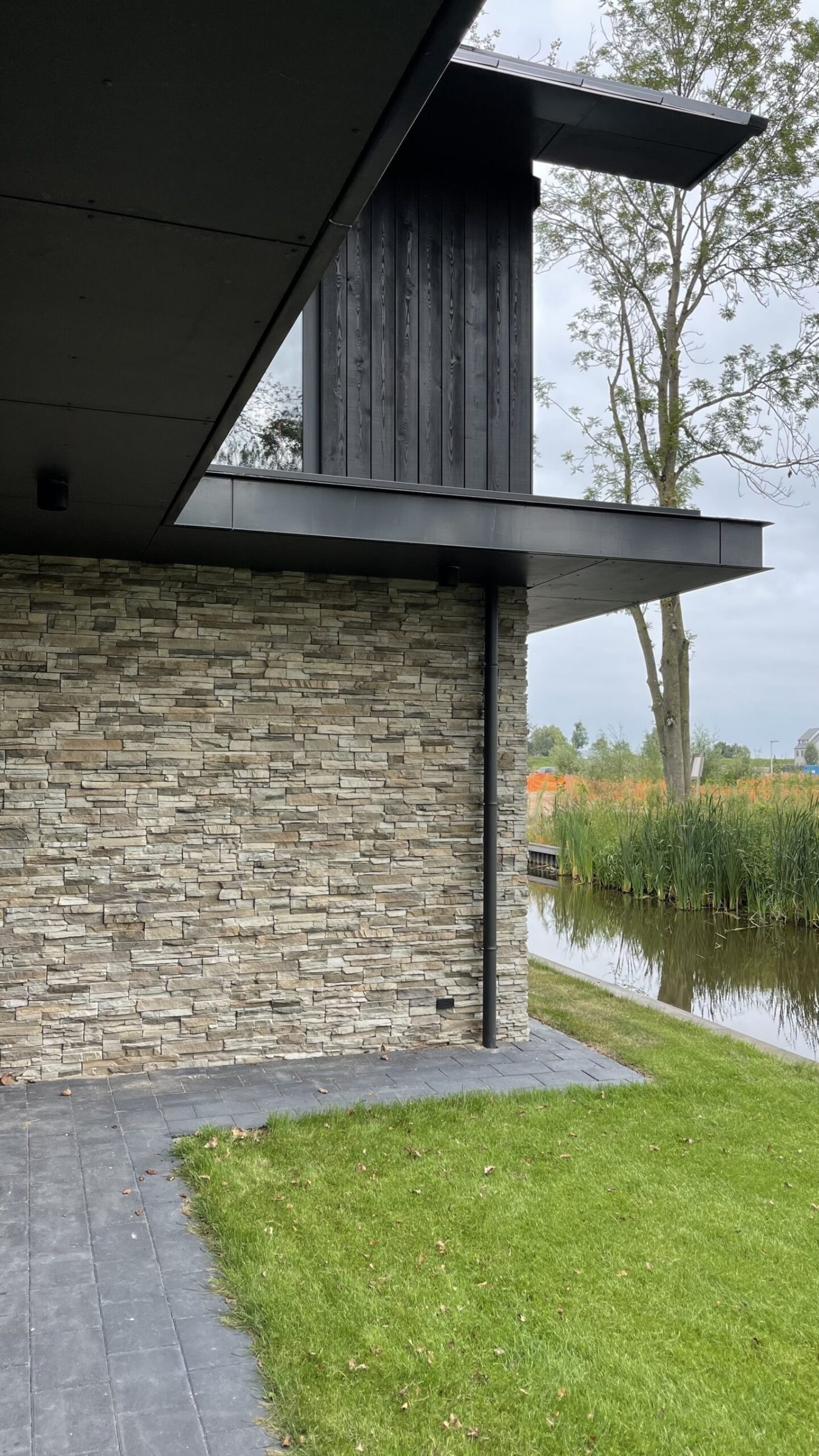 Scaglia Steenstrips van Geopietra voor de wand