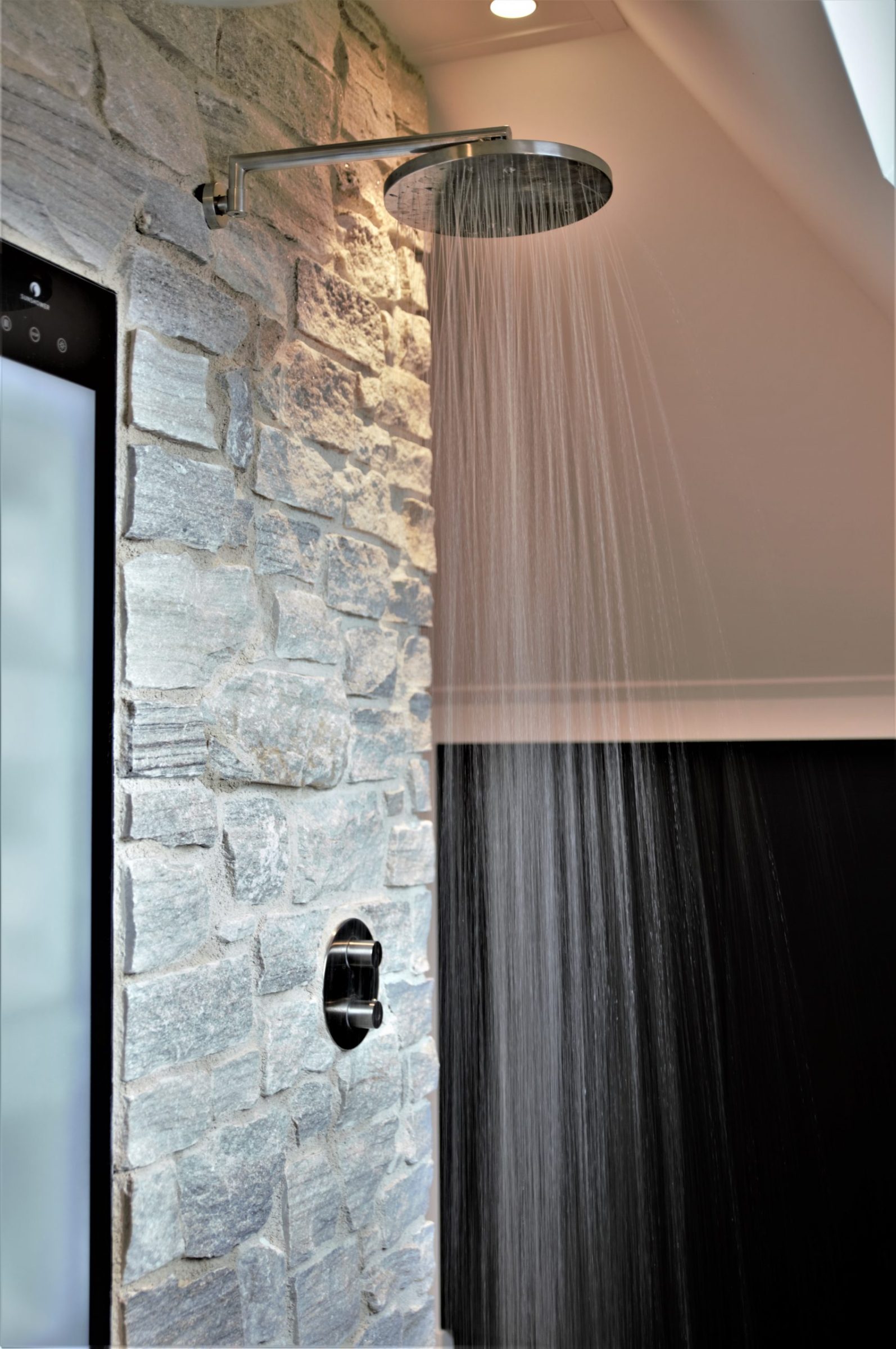 Rocks - Wellness en Badkamers