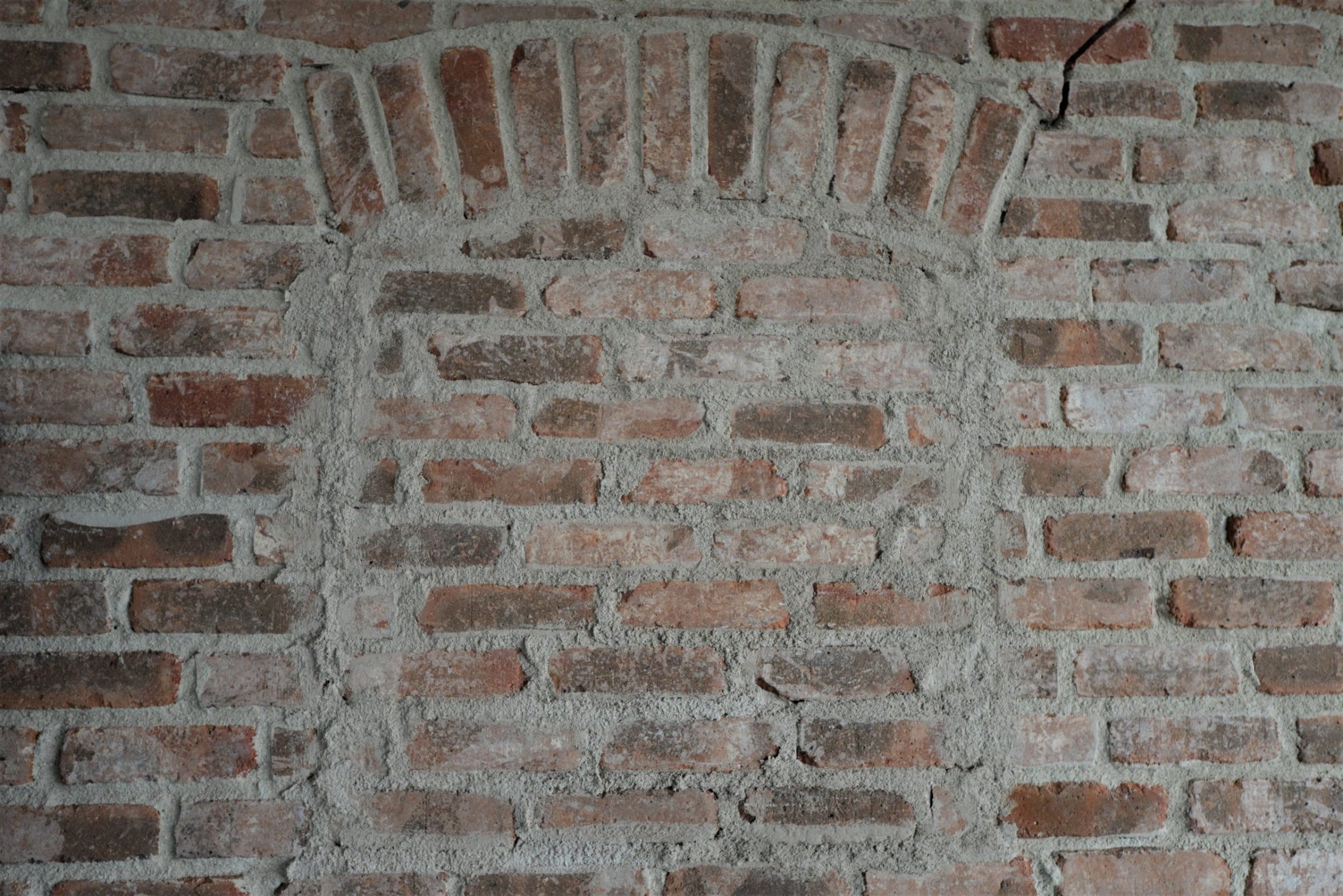 Oude elementen bakstenen muur