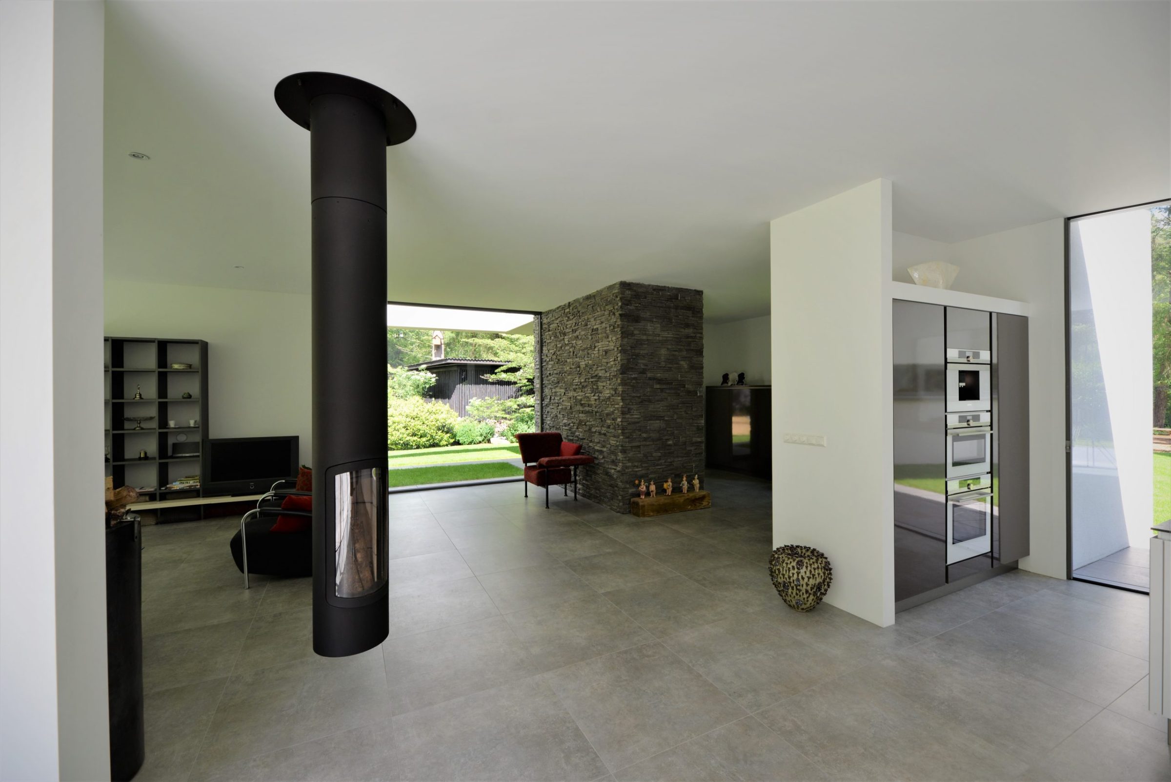 Moderne woonkamer met de Scaglia Steenstrips