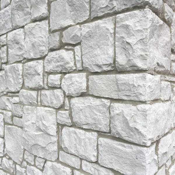 De Conero Geopietra Steenstrips hebben de sfeer van oude natuurstenen muren
