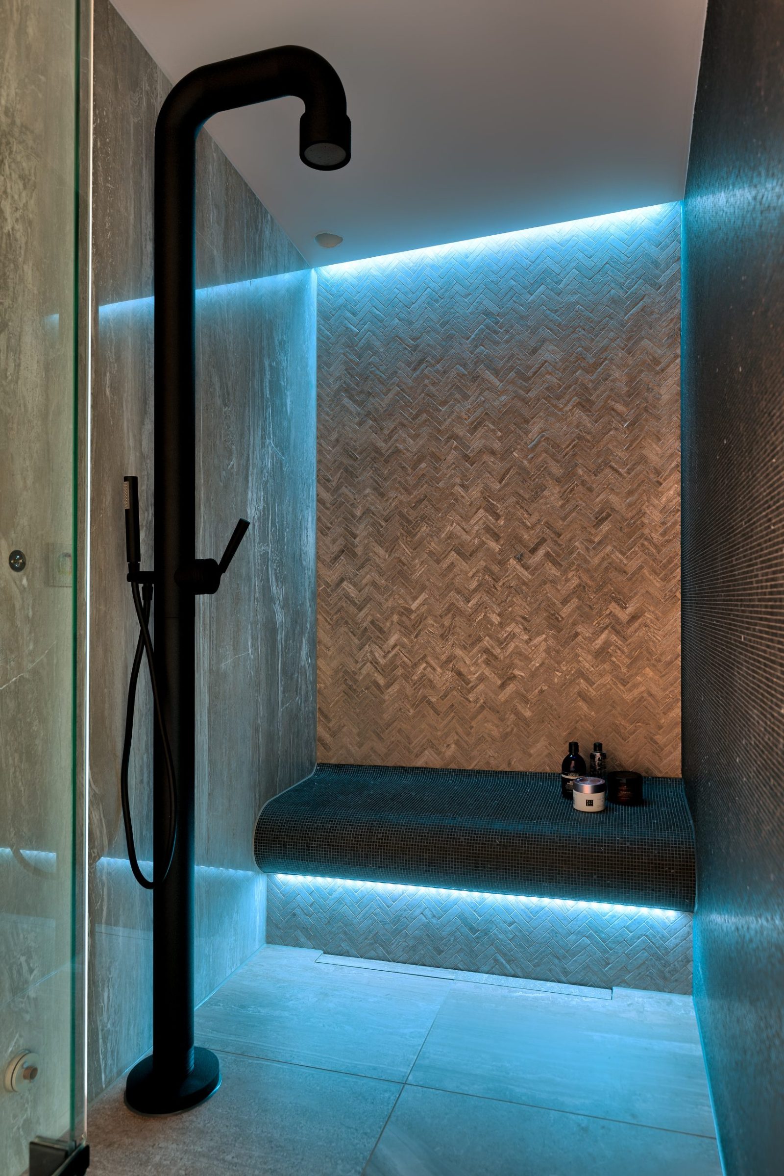 Bijzondere douche | Copyright: Fotografie Jurrit van der Waal, The Art of Living magazine