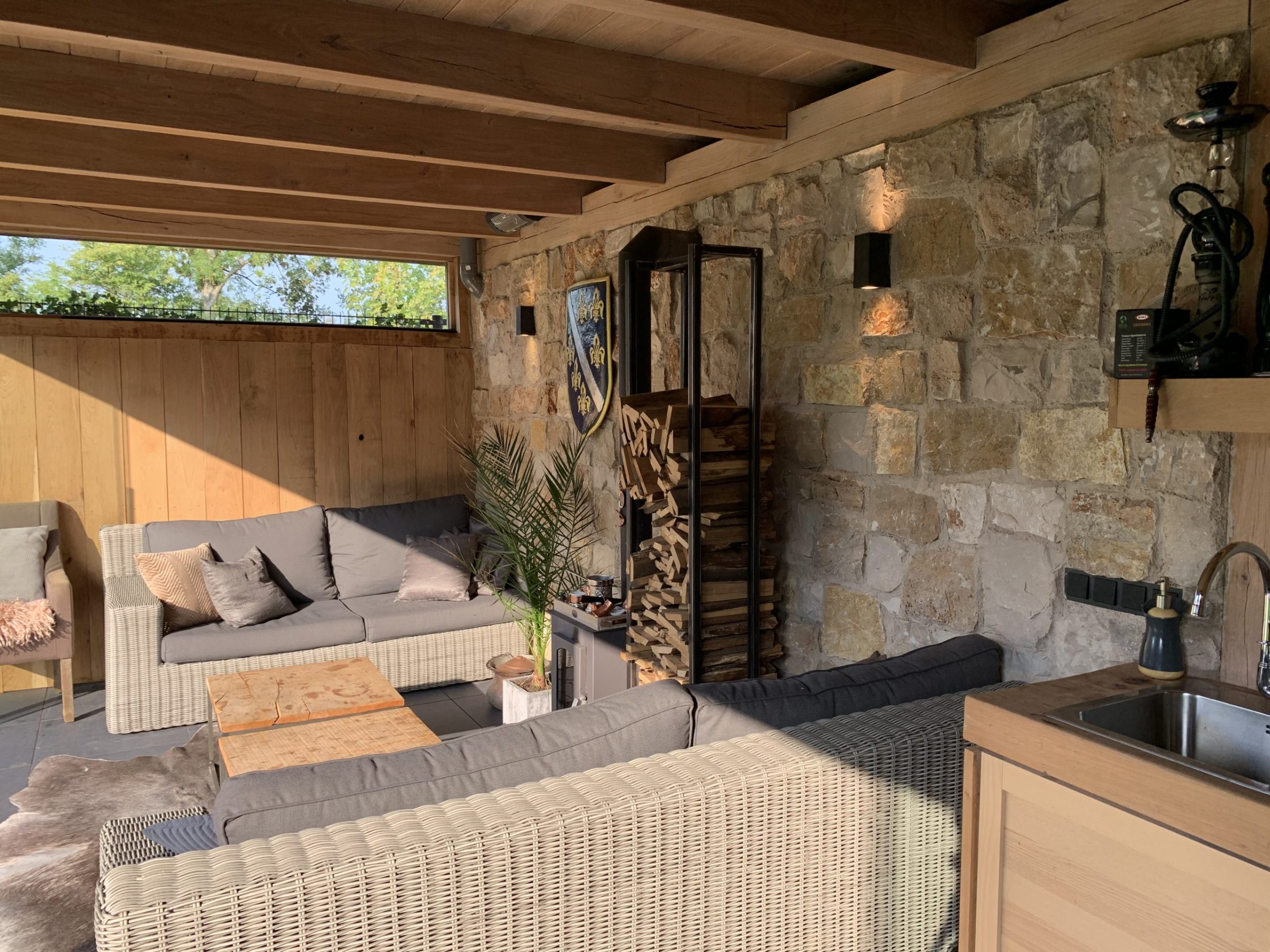 Rocks Antieke Mix toegepast onder de veranda