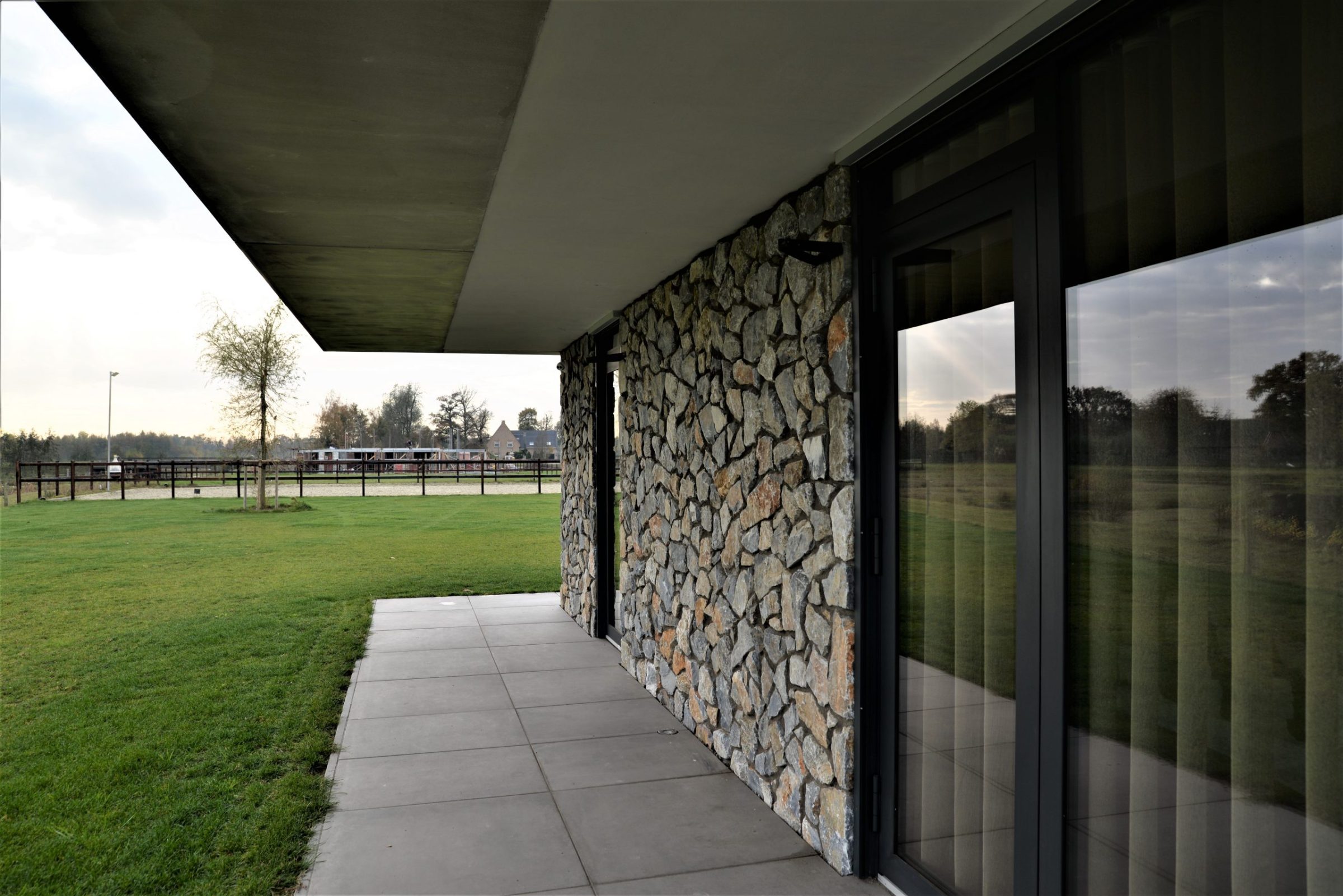 Buitenmuur met Rocks Akkron