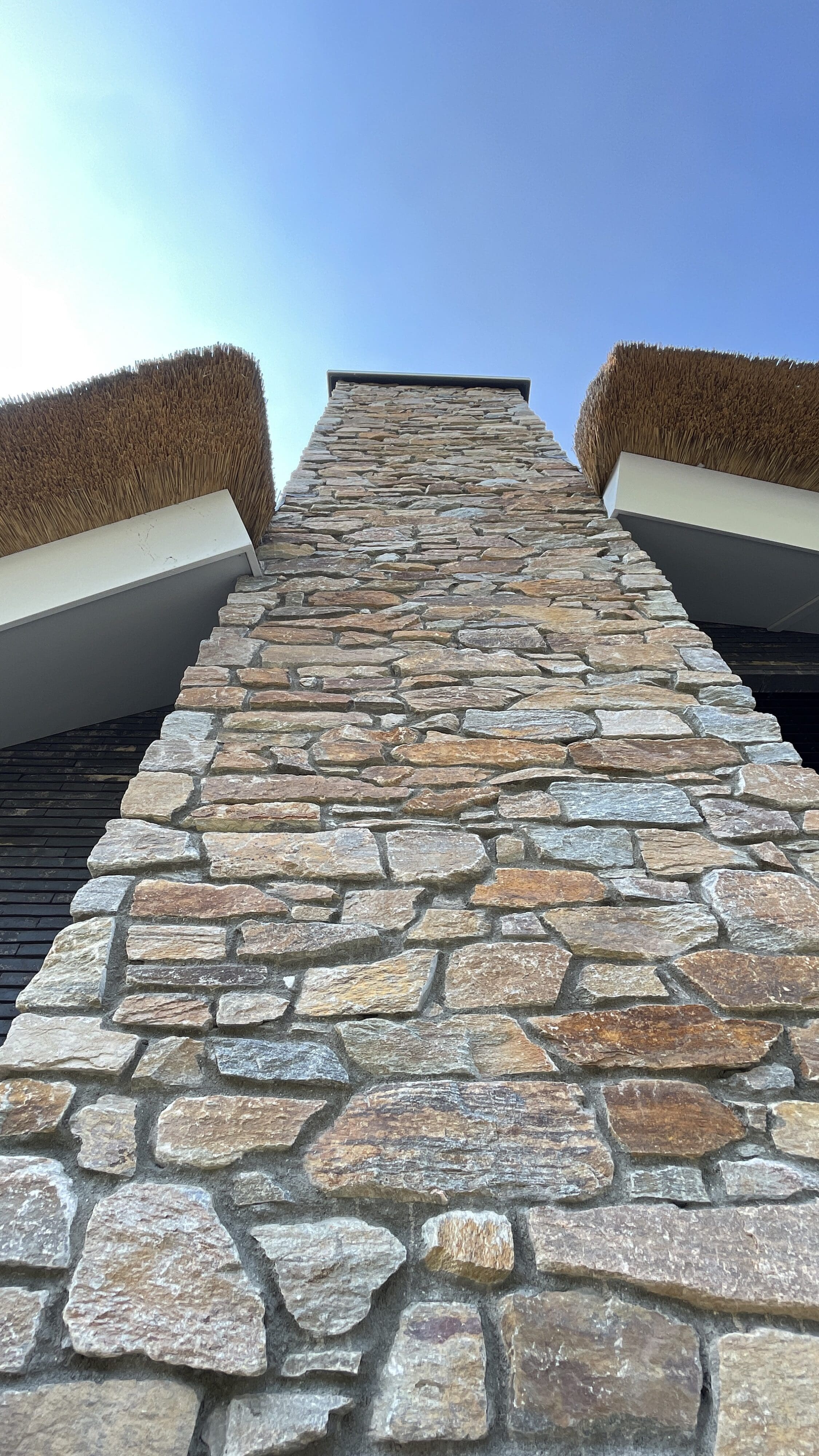 Haard bekleed met Rocks | Vidazz bouwkundig ontwerp