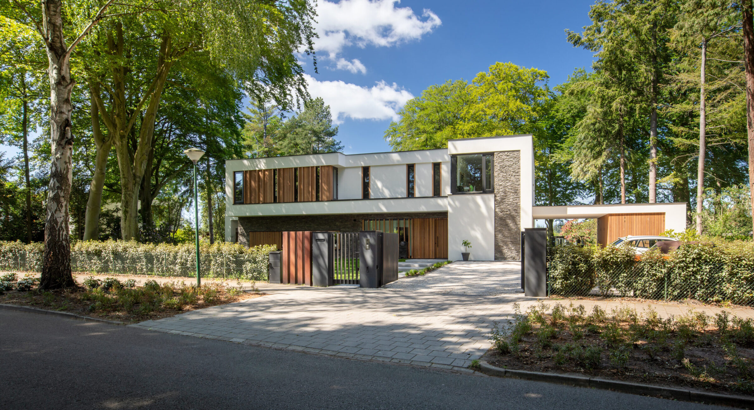 Moderne villa met Steenstrips gevel | Bouwbedrijf Osnabrugge | Fotografie Nanette de Jong
